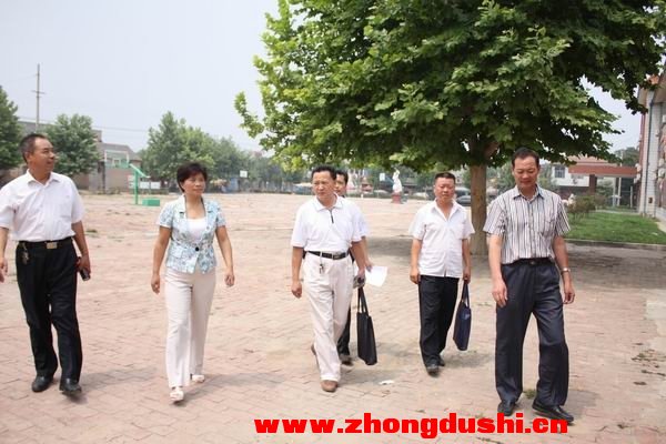 汶上縣教體局聯(lián)合縣住建局、縣安監(jiān)局對汶上縣學校校舍安全工作進行全面檢查。