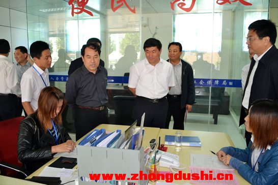 山東省人力資源和社會(huì)保障廳規(guī)劃財(cái)務(wù)處郭增祥來汶上縣視察