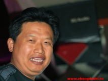 新到手的小痰盂，找個帥哥試鏡