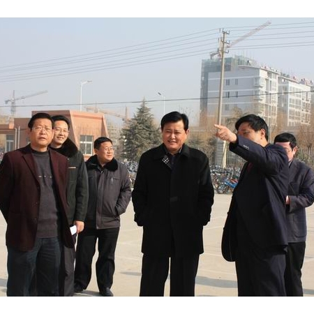 汶上縣政府副縣長韓廷光到汶上縣第二實驗中學(xué)調(diào)研