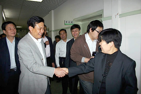 汶上縣總工會聯(lián)合縣人民醫(yī)院為全縣各級勞動模范免費進行健康體檢