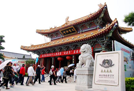 江蘇徐州千人旅游團(tuán)來(lái)汶上縣寶相寺景區(qū)參觀游覽