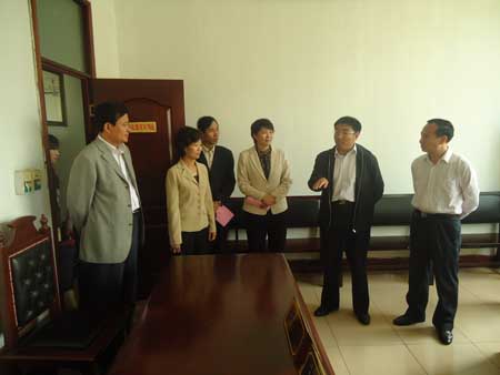 孫方一 梁蓮檢查汶上縣婦女兒童“兩個(gè)綱要” 落實(shí)情況