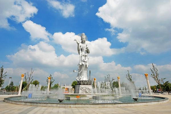 “高鐵自由風(fēng)，好客山東行”媒體記者采風(fēng)團(tuán)來(lái)汶上寶相寺景區(qū)和蓮花湖濕地進(jìn)行實(shí)地采訪(fǎng) ...