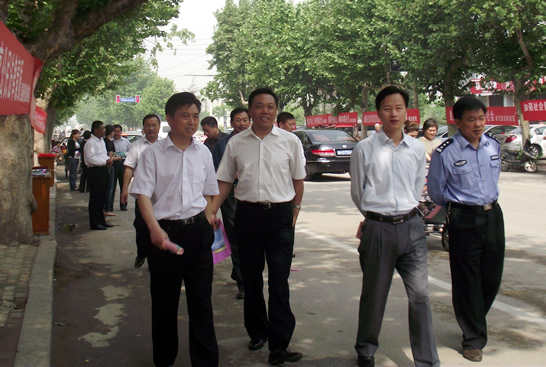 汶上縣組織開(kāi)展社會(huì)治安綜合治理集中宣傳日活動(dòng)