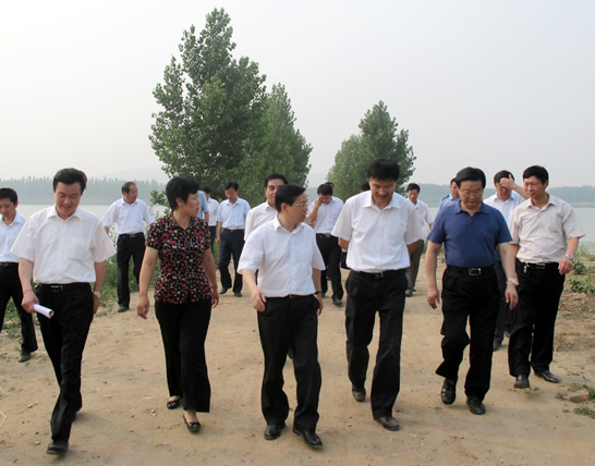 濟寧市委副書記、市長梅永紅副市長侯端敏來汶上縣檢查指導(dǎo)防汛工作。
