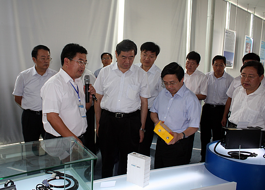 山東省省委常委、副省長(zhǎng)王軍民來(lái)汶上縣視察電子工業(yè)發(fā)展工作