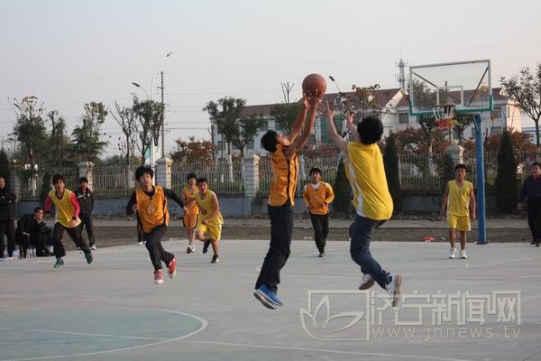汶上縣2011年第二屆中學(xué)生籃球賽于11月20日下午勝利閉幕