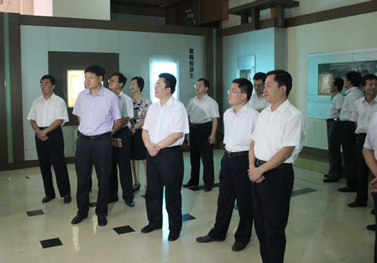 汶上縣舉行縣委理論學(xué)習(xí)中心組讀書會 深入學(xué)習(xí)貫徹全市科學(xué)發(fā)展現(xiàn)場觀摩會和市委理論學(xué)習(xí) ...
