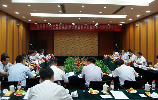 山東省農(nóng)業(yè)廳副廳長王登啟來汶上縣調(diào)研關(guān)于適應新農(nóng)村社區(qū)化趨勢加快農(nóng)業(yè)和農(nóng)村經(jīng)濟結(jié)構(gòu) ...