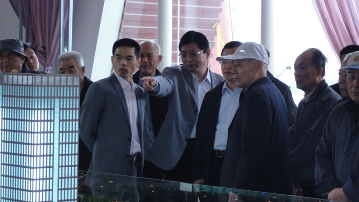 汶上縣離退休老干部考察團到萬隆國際商城考察