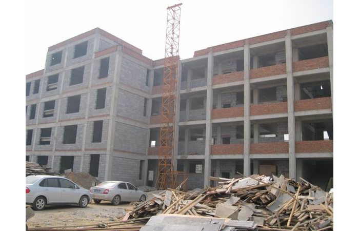 汶上縣次丘鎮(zhèn)中學(xué)新建校舍盛大封頂