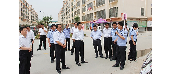 韓軍來汶上縣視察所包保項目辰欣藥業(yè)建設(shè)進展情況和社會治安管理工作