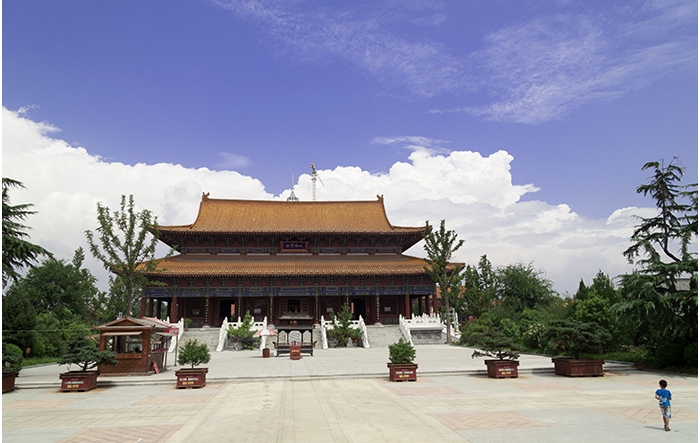 岳耀寅出席汶上縣華翔熱力公司供熱管網(wǎng)施工協(xié)調(diào)會議并講話