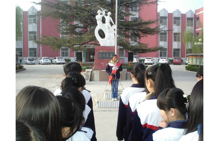 全縣中小學(xué)精心開(kāi)展“清明時(shí)節(jié)憶先烈”愛(ài)國(guó)主義主題系列教育活動(dòng)