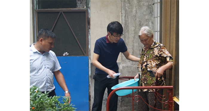 汶上共青團汶上縣委七一前夕走訪聯(lián)建村困難黨員本文為汶上信息港轉載自互聯(lián)網(wǎng)，如有侵 ...
