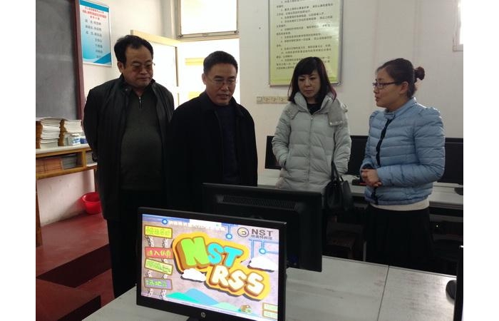市電教館對(duì)我縣第三批數(shù)字化校園和機(jī)器人教育實(shí)驗(yàn)室試點(diǎn)學(xué)校進(jìn)行評(píng)估驗(yàn)收