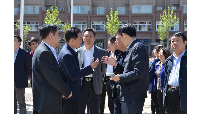 縣人大常委會(huì)視察調(diào)研解決城鎮(zhèn)普通中小學(xué)大班額問題工作