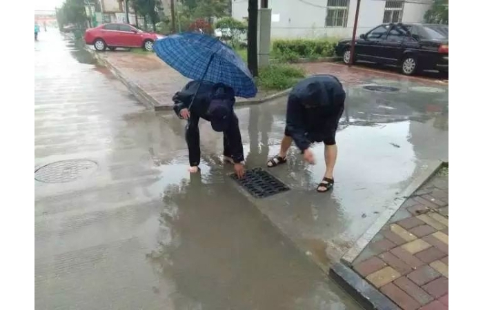 【汶上防汛搶險】縣房管局啟動應(yīng)急預(yù)案有效應(yīng)對雷電強降雨天氣