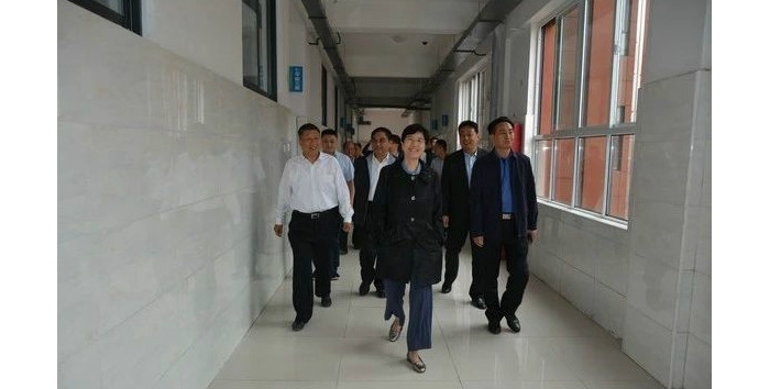 縣委書記李志紅、縣長(zhǎng)李洪文視察調(diào)研教育工作