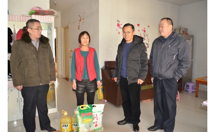 汶上縣人民政府 工作動(dòng)態(tài) 汶上縣人社局到共駐共建西門社區(qū)開展慰問困難黨員和群眾活動(dòng)