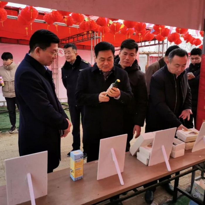 汶上縣人民政府 政務(wù)要聞 縣政府領(lǐng)導(dǎo)林鴻督導(dǎo)檢查春節(jié)前特種設(shè)備和食品安全工作