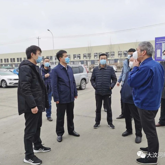 縣委常委、副縣長(zhǎng)魏中齊一行到軍屯鄉(xiāng)重點(diǎn)企業(yè)督導(dǎo)檢查復(fù)工復(fù)產(chǎn)工作