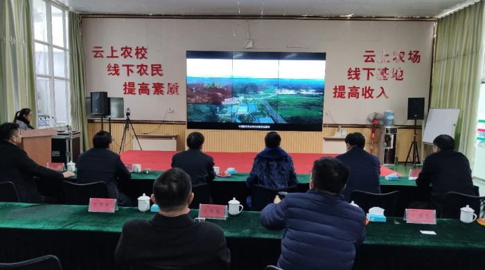 縣人大常委會(huì)副主任王允國(guó)、縣政府副縣長(zhǎng)布方鋒帶隊(duì)赴貴澳集團(tuán)參觀考察