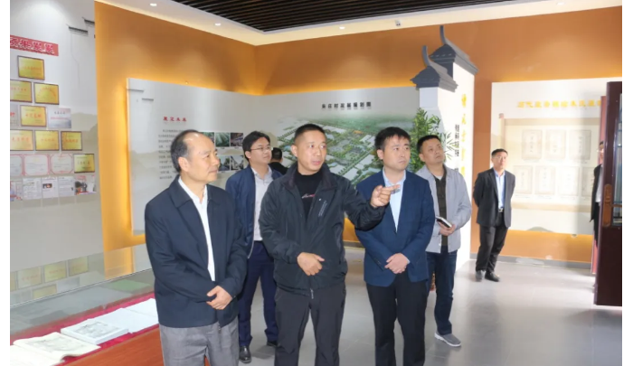 縣加強(qiáng)農(nóng)村基層黨組織建設(shè)工作總隊隊長劉玉海一行到次邱鎮(zhèn)調(diào)研指導(dǎo)工作