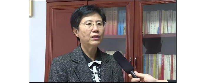 縣委書記李志紅、縣委副書記、縣長(zhǎng)李洪文參加人口普查登記并對(duì)人口普查工作提出要求