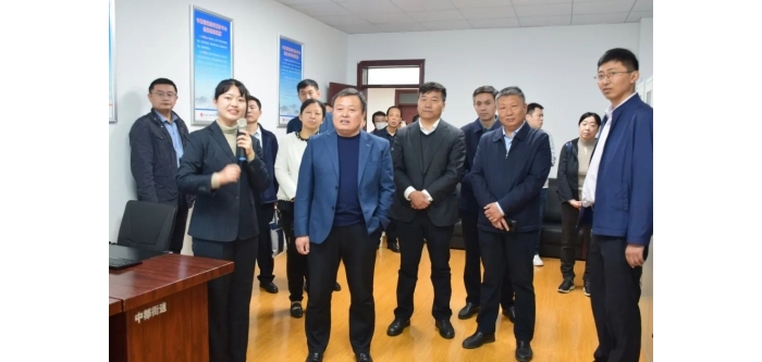 省統(tǒng)計(jì)局設(shè)管處處長(zhǎng)劉東華一行到汶上縣調(diào)研指導(dǎo)工作